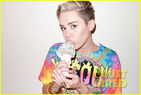 miley cyrus leaked photos|Miley Cyrus Posts Her Own Nude Photo on Twitter.